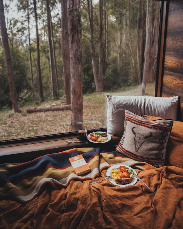 “Finding Your Perfect Camping Pillow: Factors to Consider for a Restful Night’s Sleep”